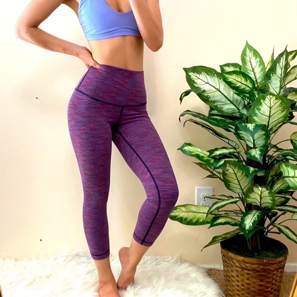 Lululemon Wunder Under Cropped Leggings Purple patterned space dye size 4 - Picture 3 of 8